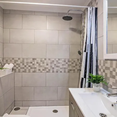 T2 Duplex Com Piscina * Albufeira